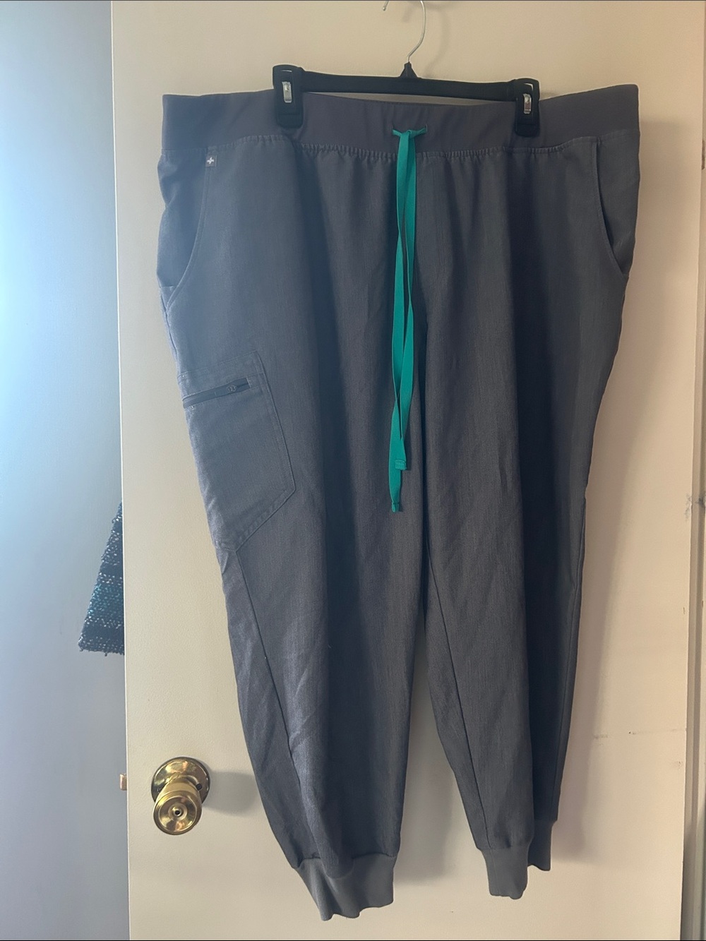 FigsGray Jogger scrub Pants with Teal Drawstring
